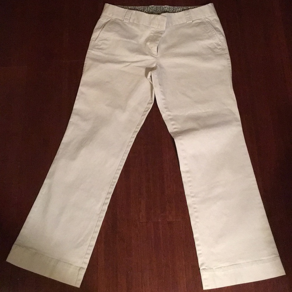Women’s size 12 Khakis Short NWOT